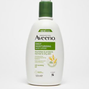 Aveeno Daily Moisturising Body Lotion nourishes & protects normal to dry skin (500ml)
